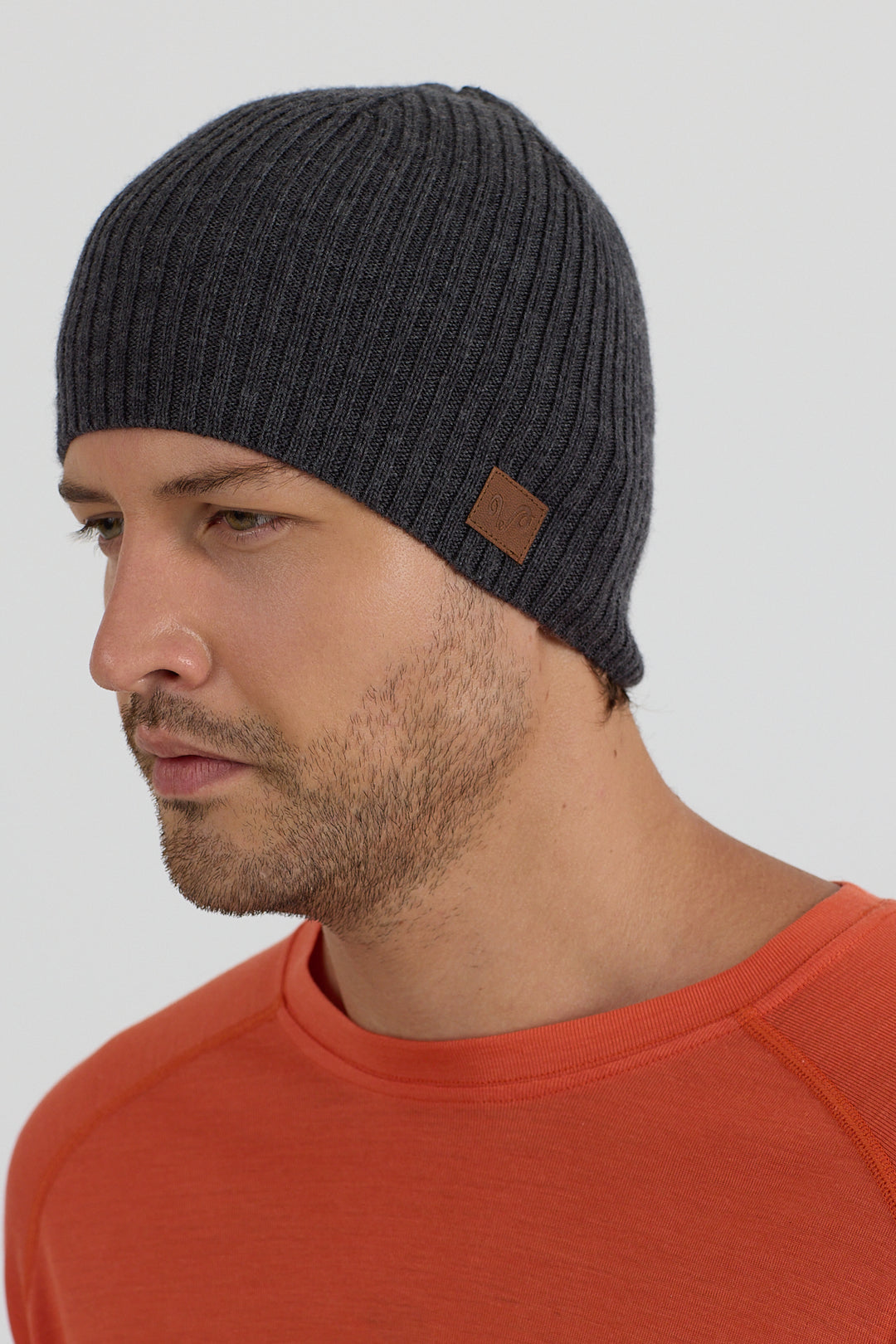 Wintry - fino pletena rebrasta kapa od 100% Merino Vune