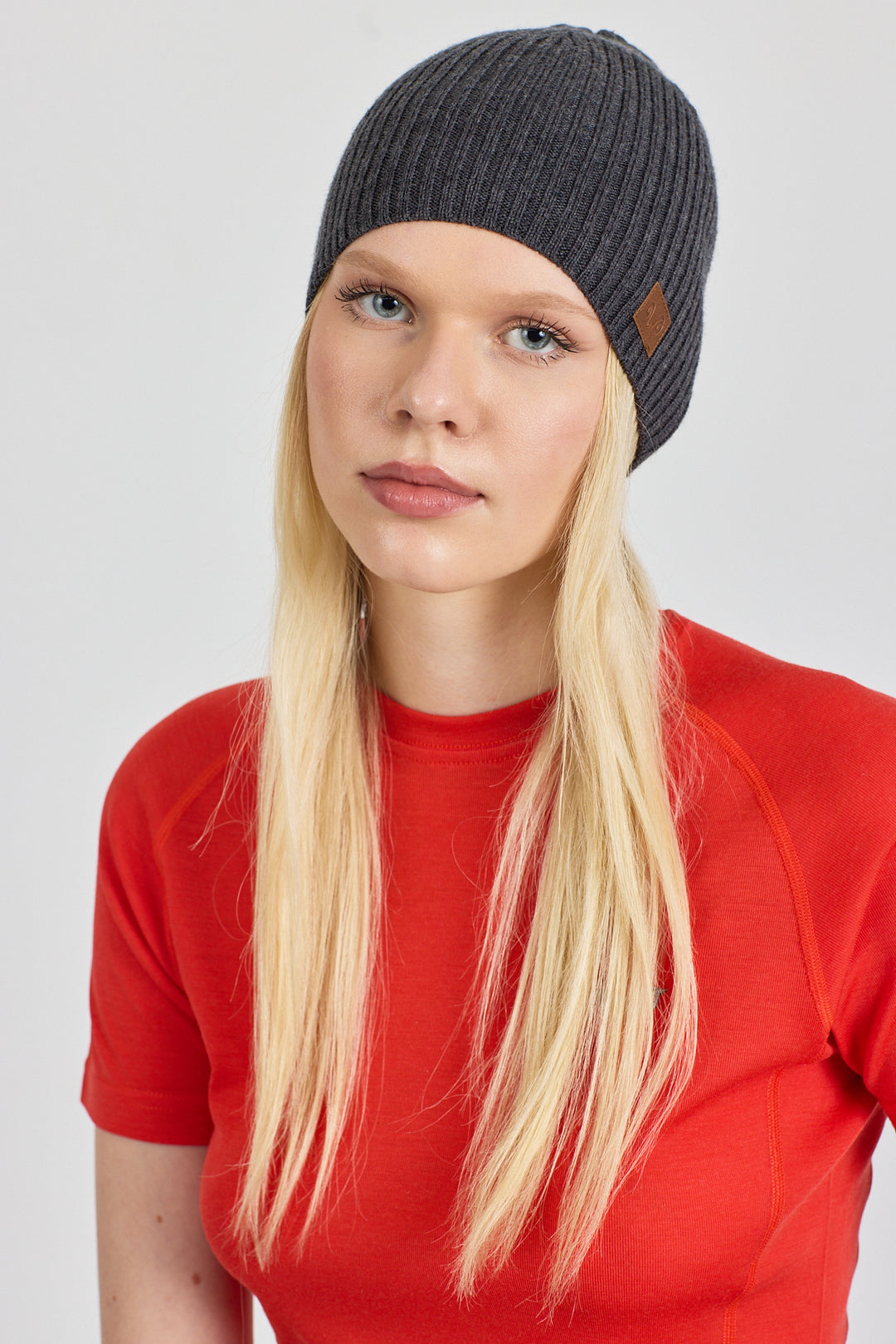 Wintry - fino pletena rebrasta kapa od 100% Merino Vune