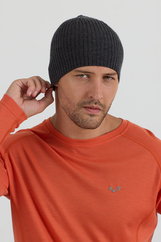 Wintry - fino pletena rebrasta kapa od 100% Merino Vune