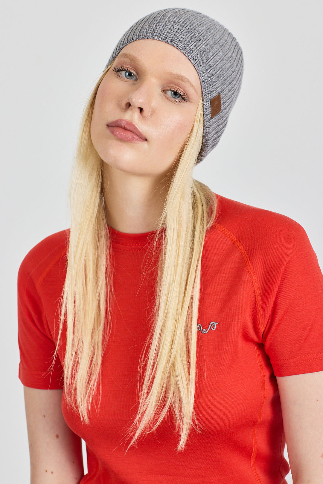 Wintry - fino pletena rebrasta kapa od 100% Merino Vune